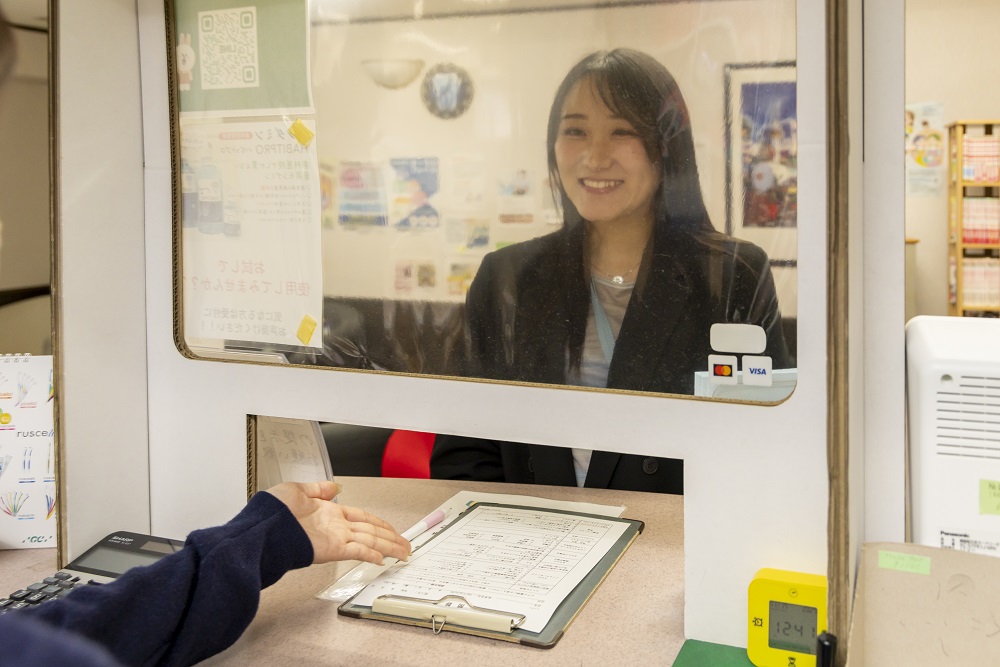 受付・問診票の記入